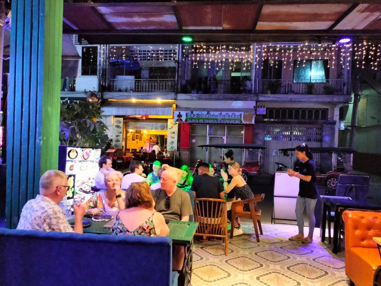 Moonlight Villa Phnom Penh Exterior foto