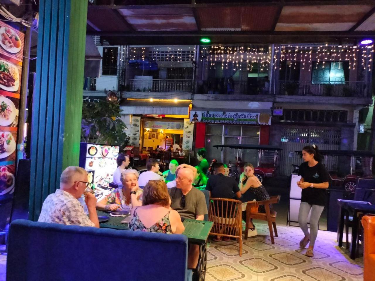 Moonlight Villa Phnom Penh Exterior foto